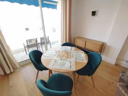 Cannes Pointe Croisette T2 plage 2min à pieds 46m2 (Cannes Pointe Croisette T2 plage 2min a pieds 46m2) in Pointe Croisette