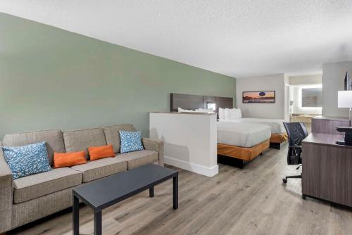 Quality Inn & Suites Orlando East - UCF Area in Orlando, USA