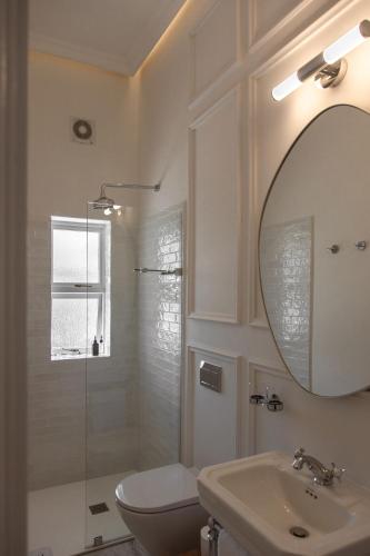 NOAH House Room Type - Superior Queen Room