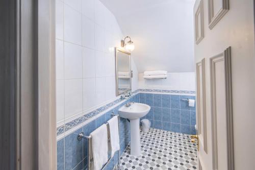 THE CENTRAL HOTEL SCARBOROUGH - Historic Hotels and Properties Ltd - image 3
