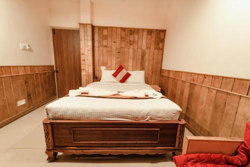 Budget Double Room image 6