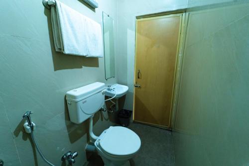 Budget Double Room image 7