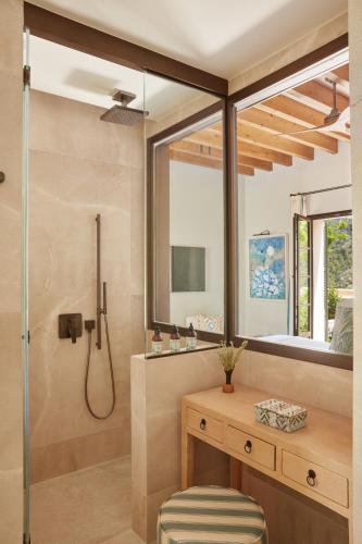 room detail thumbnail 2