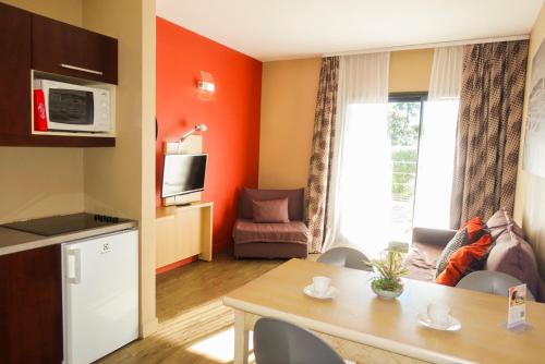 3 twin beds, 1 sofa bed