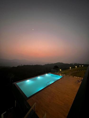 Sleeps 4