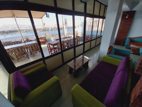 Merry Land Hotel & Roof Top Nile Restaurant Luxor near สนามบินนานาชาติลักซอร์