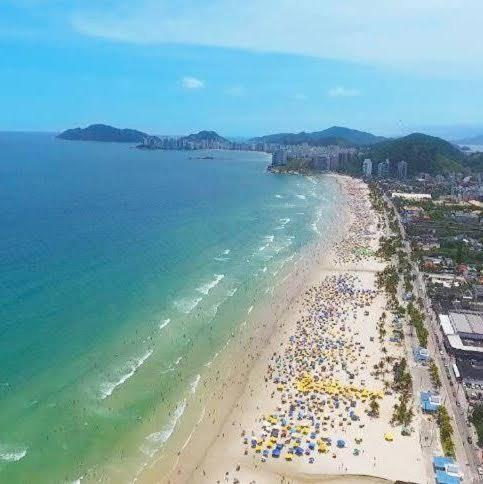 Apartamento 3 Dormitorios - Guaruja/SP - Lado Praia near Point Coffee E Sorveteria