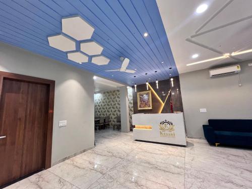 Hotel Kesari in มันดาวา