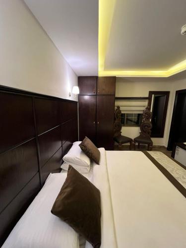 LB Hotel - image 22