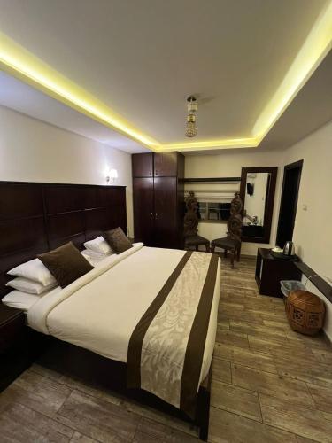 LB Hotel - image 24