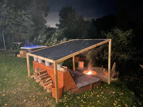 La bulle bien belge avec jacuzzi in Lasne