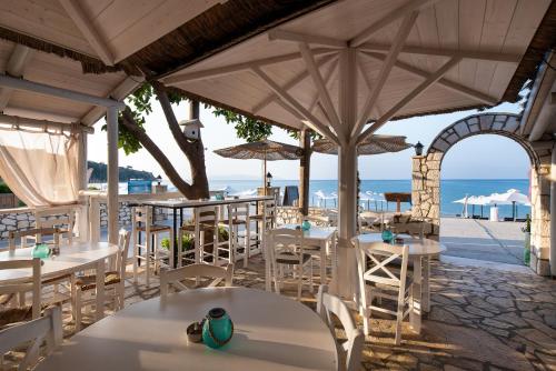 Restaurant, Barefoot Contessa in Lourdata