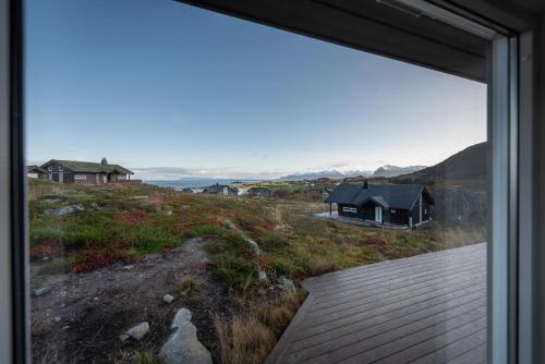 Lofoten Midnightsun Northern lights Golf Beach Horses in Gimsoy
