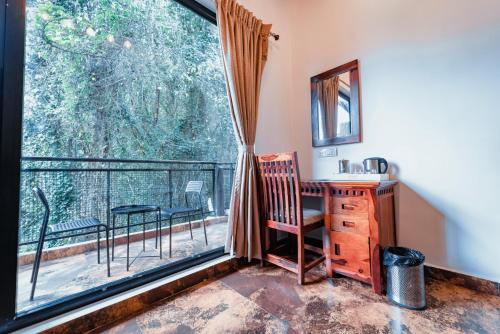 King Suite with Balcony room in Vivera Highlands