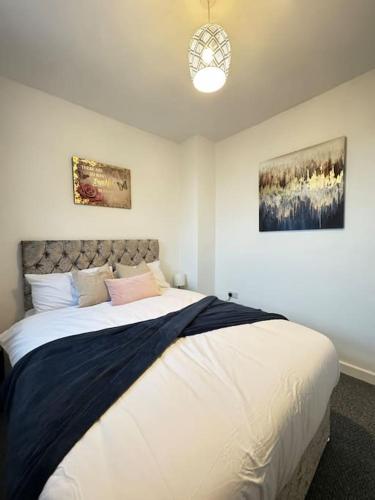 Cosy home in Barnsley centre in บาร์นสเลย์