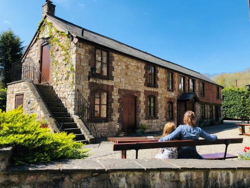 Vista exterior, The Old Mill Holiday Cottages, Nr Mold in Mold