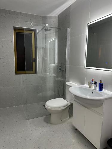 White apartment, in the center of Tirana, Tirana (photo 6)