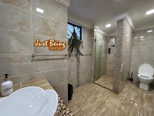 Just Being Home 10pax 3BR/3BA 4Queen/1Sofa Just Being Home 10pax 3BR/3BA 4Queen/1Sofa