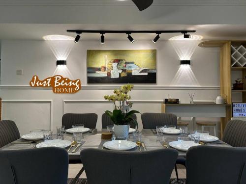 Just Being Home 10pax 3BR/3BA 4Queen/1Sofa Just Being Home 10pax 3BR/3BA 4Queen/1Sofa