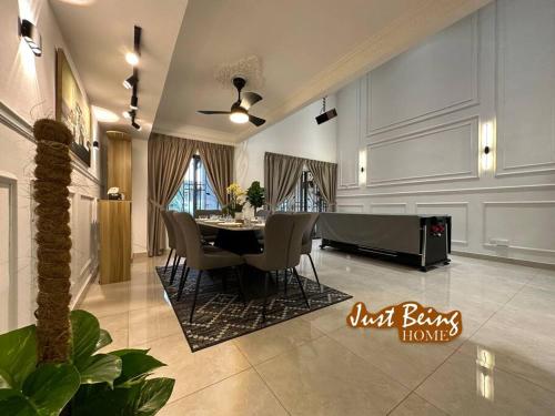 Just Being Home 10pax 3BR/3BA 4Queen/1Sofa Just Being Home 10pax 3BR/3BA 4Queen/1Sofa