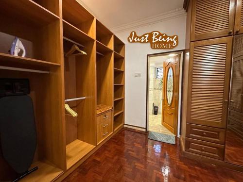 Just Being Home 10pax 3BR/3BA 4Queen/1Sofa Just Being Home 10pax 3BR/3BA 4Queen/1Sofa