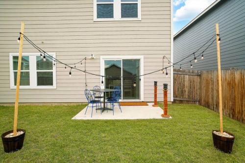 Rare Find Luxurious Home Sleeps 13 with Family Fun in Atascosa
