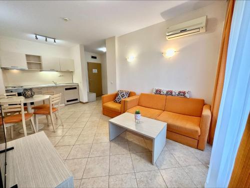 Menada Royal Sun Apartments - image 3