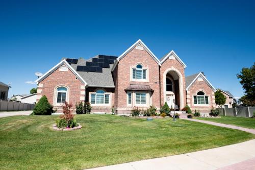 Eight-Bedroom House