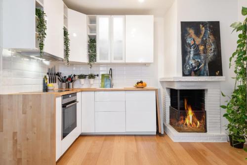 ห้องครัว, Large apartment - Luxurious neighborhood - 8 pax near ฟรอกเนอร์ปาร์ค