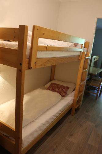 2 bunk beds, 1 sofa bed