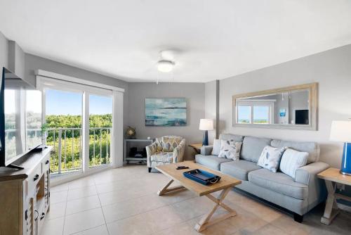 Tropical Getaway w/Private Beach 1 BD Condo - Tavernier Key, FL