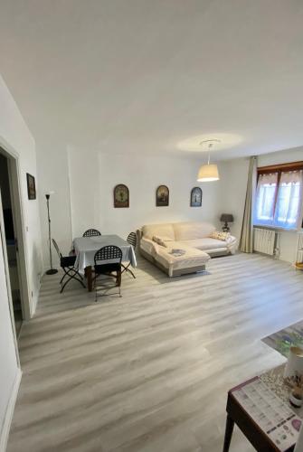 . Appartamento Lella zona Terme Centro e vicino Habilita-Villa Igea
