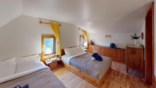 2 double beds