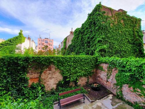 Stylish & quiet apt next to Presidential palace, Bratislava (fotografie 9)