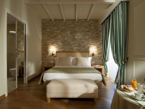 Comfort Double Room with Garden View image 2