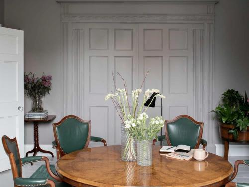 Pembroke Hall - image 5
