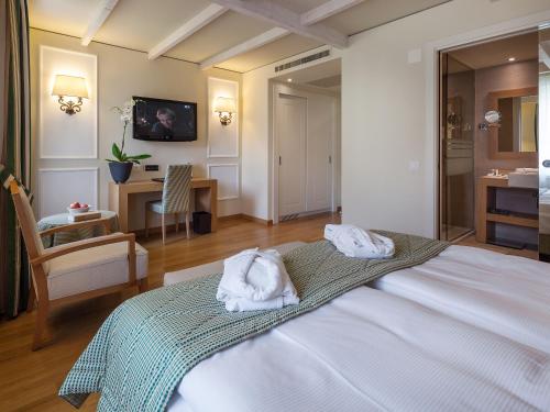 Comfort Double Room with Garden View image 3