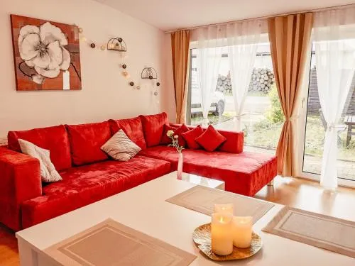 Urlaubsmagie - Ferienwohnung Waldweg - mit Grill, Terrasse & saisonalem Pool - W5 in Lichtenhain, Deutschland
