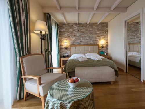 Comfort Double Room with Lake View  image 5