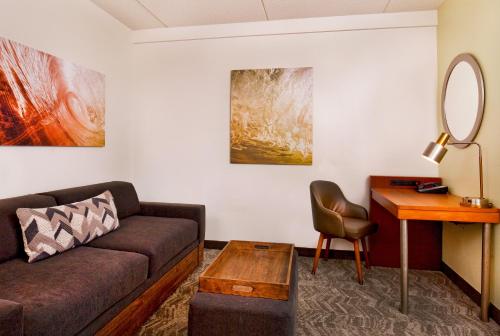 Suite, 1 King Bed, Microwave/Mini Fridge, Sofa Bed, Living Space