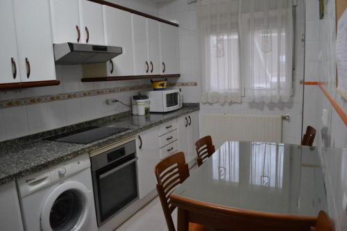 virtuve, Vivienda Falda del Monsacro in Penanes