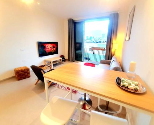 Spacious New 1BD Levinski Florentin