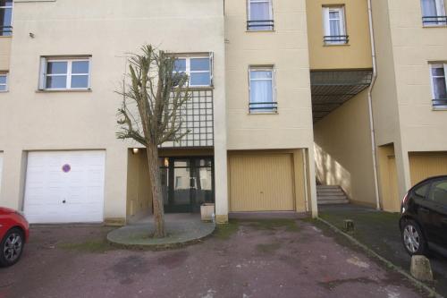 Buitenkant, Disney and Paris 5 rooms 110m2 free parking in Lognes