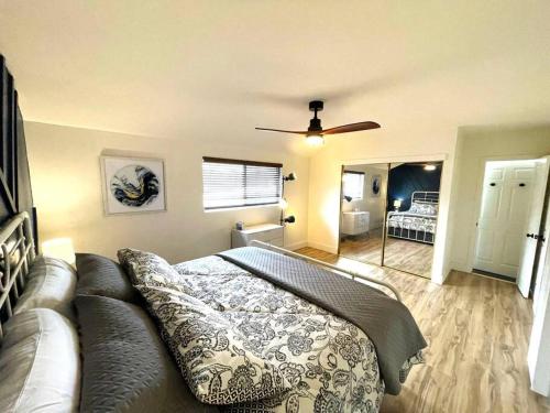 Spacious 1 bedroom less than 1 mile to Beach & DT