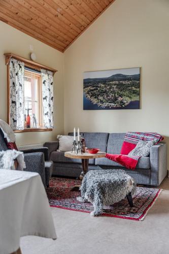 2 bedrooms, 3 beds