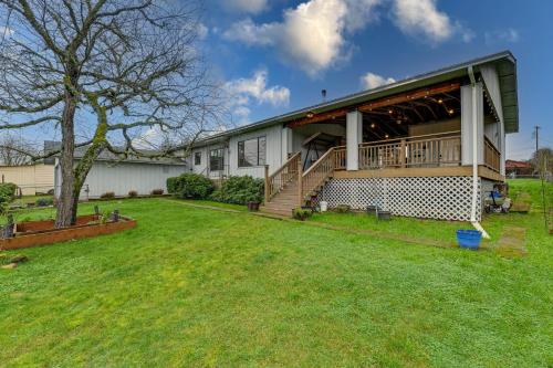 Family-Friendly Winston Vacation Rental w/ Deck! in Winston (OR)