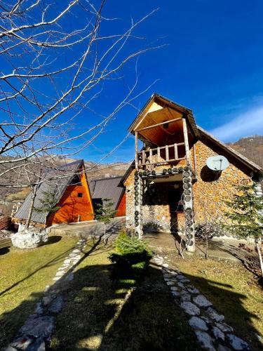 Hotelli välisilme, Vilat Suka Mkushit in Lëpushë