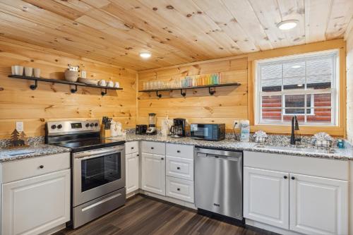 Majestic Valley Retreat cabin in Sevierville, USA