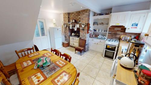 設施, The Old Post Office Lodge in 恩尼斯基林市中心