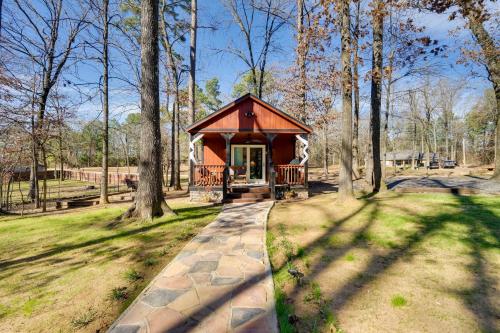 Sweet Spot Cabin in Broken Bow with Fire Pit! Sweet Spot Cabin in Broken Bow with Fire Pit!